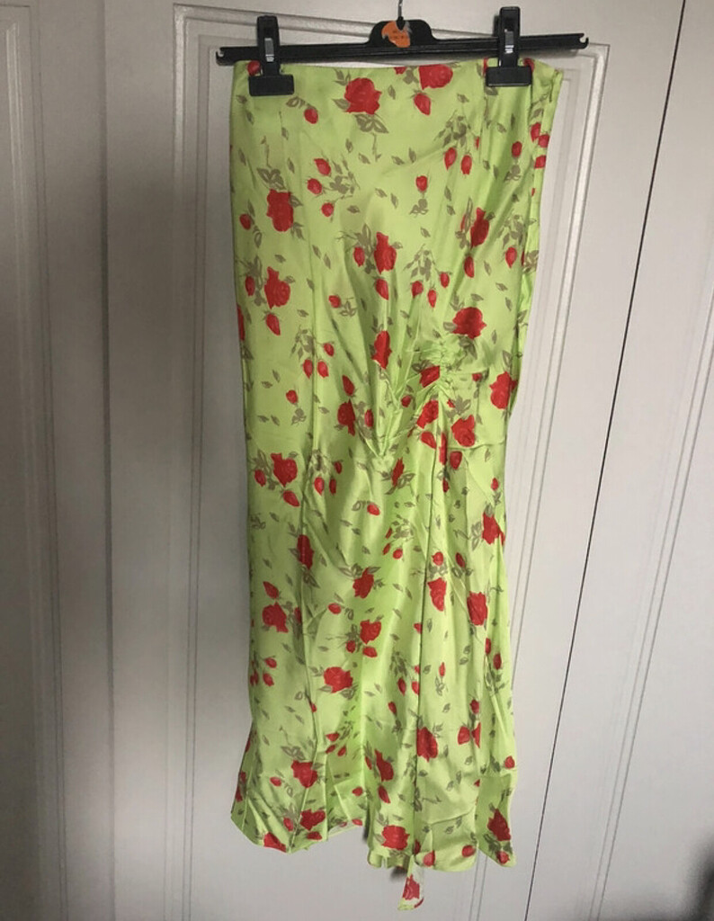 De La Vali green floral skirt - SL Pre-Loved Marketplace - The SL Community